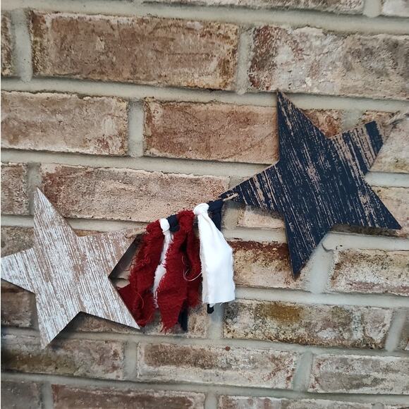Rustic Americana Wooden Star & Rag Tassel Garland, 6' - Picture 2 of 4